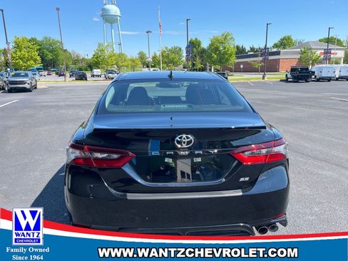 Used 2024 Toyota Camry SE FWD image 7