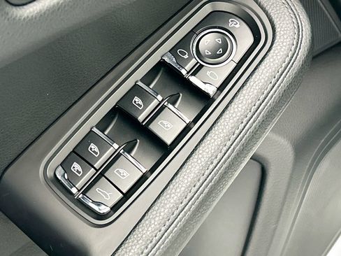 Certified 2023 Porsche Macan AWD/4WD image 23