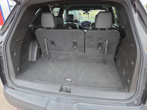 Used 2023 Chevrolet Traverse LT image 7