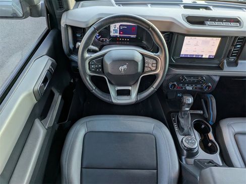 Used 2022 Ford Bronco Wildtrak image 16