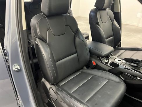 Used 2025 Kia Telluride S image 26
