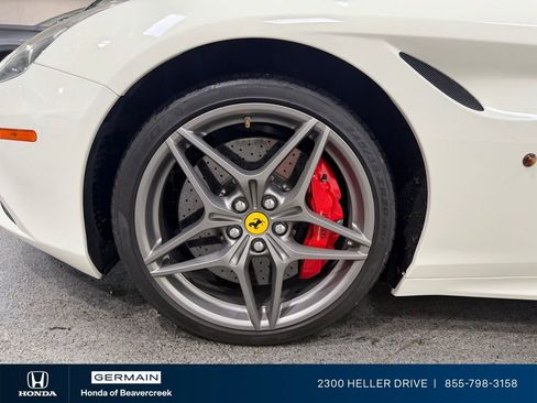 Used 2016 Ferrari California T RWD image 13