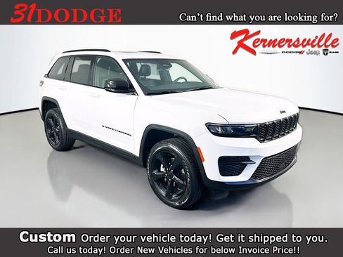 New 2025 Jeep Grand Cherokee Altitude image 1