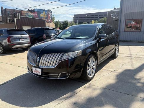 Used 2012 Lincoln MKT AWD image 3