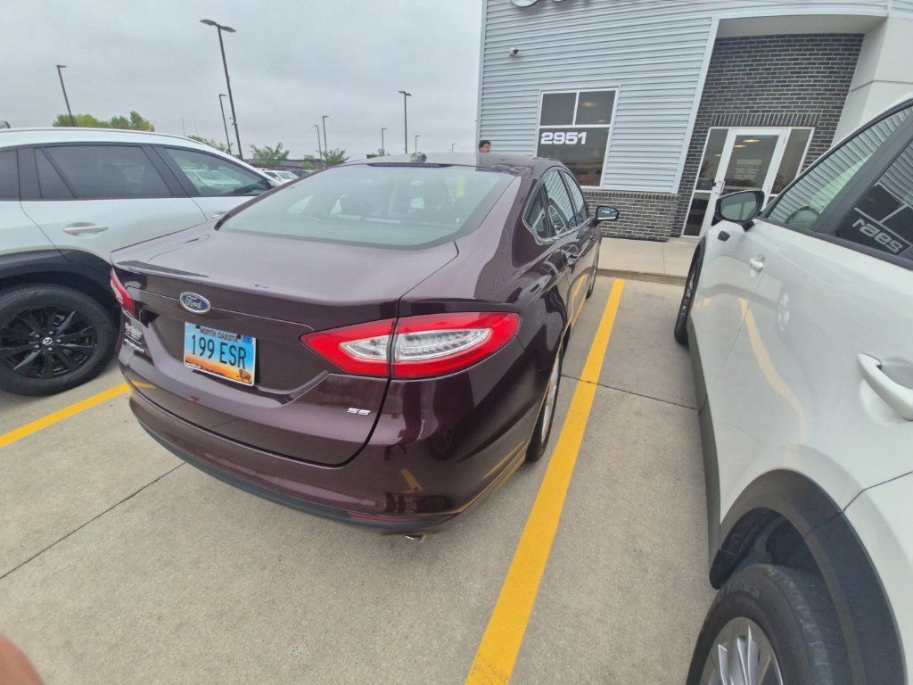 Used 2013 Ford Fusion SE FWD image 9