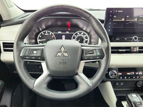 Used 2025 Mitsubishi Outlander SE AWD/4WD image 28