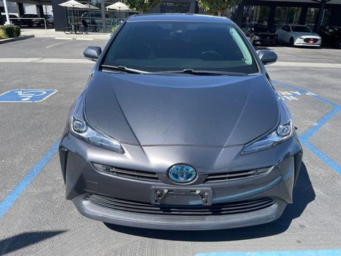 Used 2021 Toyota Prius LE FWD image 3