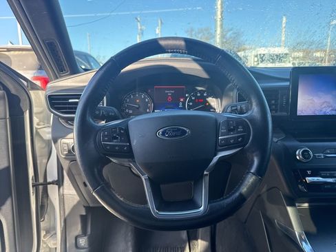 Used 2020 Ford Explorer Limited w/ Class III Trailer Tow Package image 3