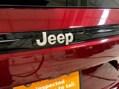 Certified 2025 Jeep Grand Cherokee Laredo X w/ Trailer Tow Package image 31