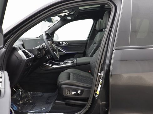 Certified 2023 BMW X7 xDrive40i w/ M Sport Package image 5