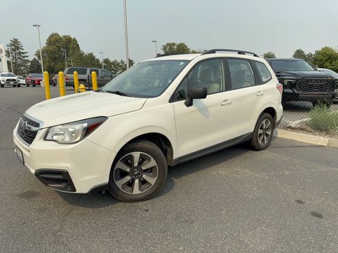 Used 2017 Subaru Forester 2.5i w/ Alloy Wheel Package AWD/4WD image 3