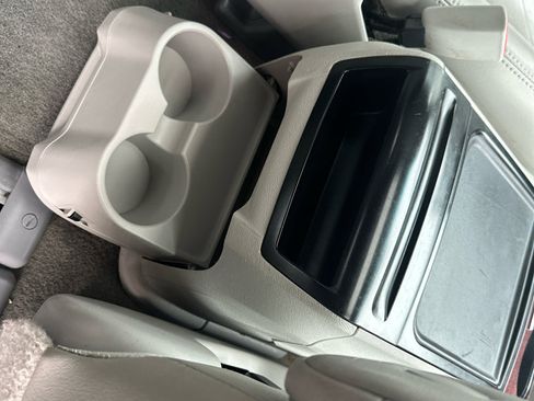 Used 2014 Toyota Sienna XLE image 19