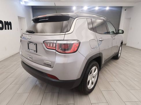 Used 2019 Jeep Compass Latitude w/ Popular Equipment Group AWD/4WD image 5