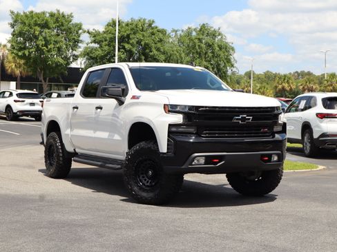 Used 2021 Chevrolet Silverado 1500 LT Trail Boss w/ Convenience Package II AWD/4WD image 2