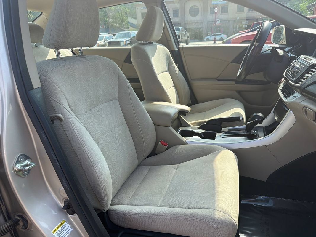 Used 2014 Honda Accord EX image 17