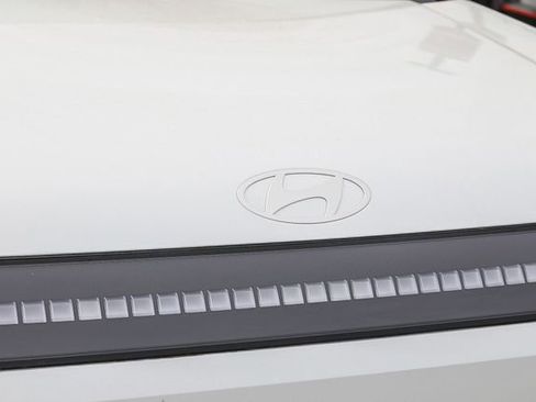 New 2026 Hyundai Ioniq 9 Calligraphy AWD/4WD image 6