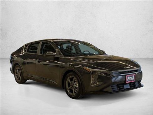 Used 2025 Kia K4 FWD image 3