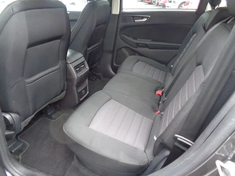 Used 2017 Ford Edge SE AWD/4WD image 9