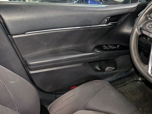Used 2020 Toyota Camry LE FWD image 28