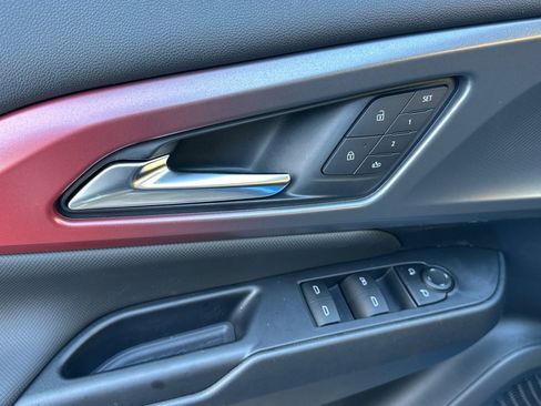 New 2025 Chevrolet Equinox EV RS image 11