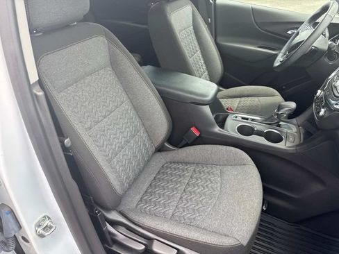 Used 2024 Chevrolet Equinox LT FWD image 24