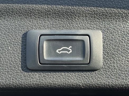 Used 2025 Audi Q3 2.0T Premium image 12