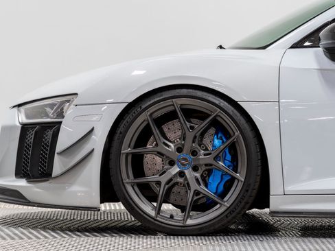 Used 2017 Audi R8 V10 plus w/ Full Leather Package image 10