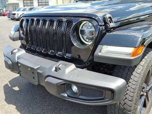 Used 2021 Jeep Wrangler Unlimited Sahara AWD/4WD image 10