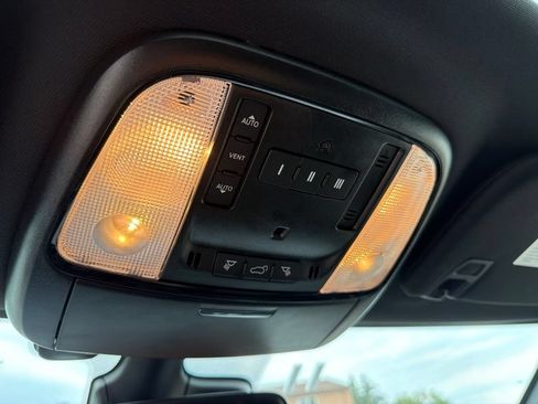 Used 2025 Dodge Durango GT AWD/4WD image 17