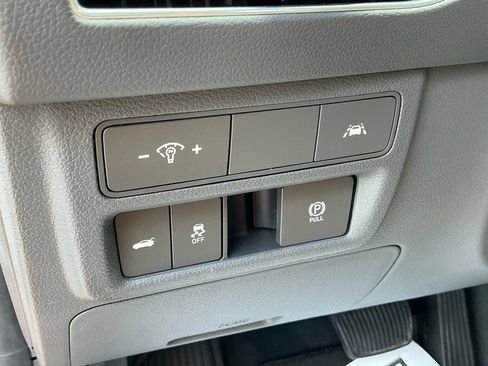Used 2020 Hyundai Sonata Limited w/ Preferred Accessory Package FWD image 30