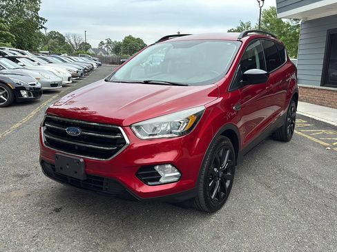 Used 2018 Ford Escape SE w/ SE Sport Appearance Package AWD/4WD image 1