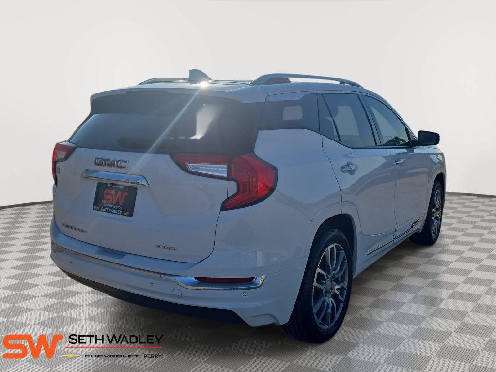 Used 2024 GMC Terrain Denali AWD/4WD image 7