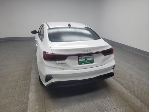 Used 2024 Kia Forte LXS w/ LXS Technology Package FWD image 6