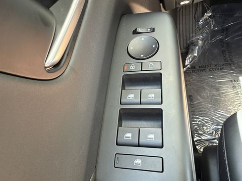 Used 2025 Hyundai Kona Limited FWD image 31