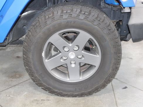 Used 2015 Jeep Wrangler Sport AWD/4WD image 13