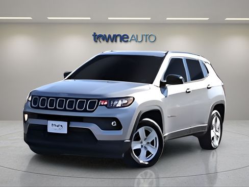 Used 2022 Jeep Compass Latitude w/ Convenience Group AWD/4WD image 2