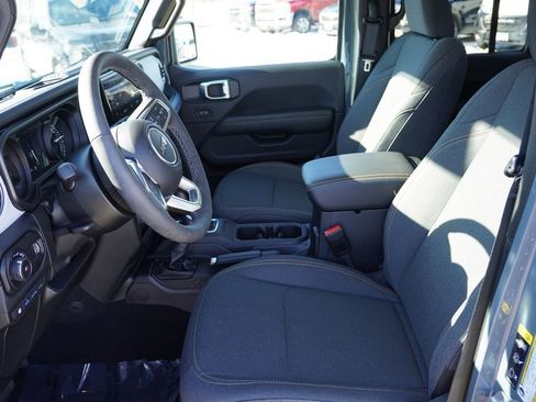 Certified 2025 Jeep Wrangler Unlimited Sahara w/ Safety Group image 16