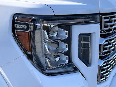 Used 2020 GMC Sierra 2500 Denali w/ Denali Ultimate Package image 30