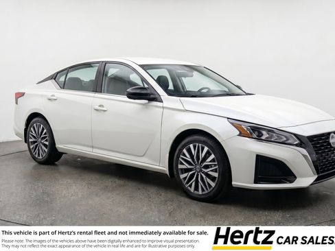 Used 2025 Nissan Altima 2.5 SV FWD image 1