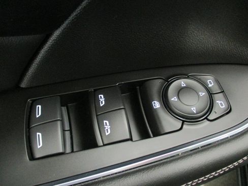 Used 2023 Buick Envision Essence w/ Sport Touring Package image 17