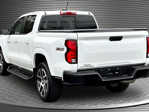 Used 2023 Chevrolet Colorado Z71 w/ Z71 Convenience Package 2 AWD/4WD image 4