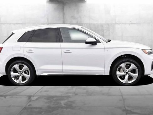 Used 2022 Audi Q5 2.0T Premium Plus w/ Premium Plus Package AWD/4WD image 5
