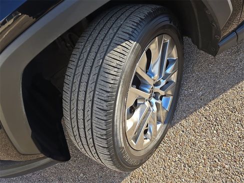 Used 2021 Toyota RAV4 XLE Premium image 31