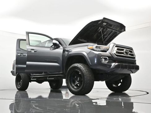 Used 2022 Toyota Tacoma Limited AWD/4WD image 51