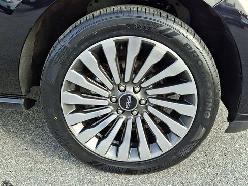 Used 2019 Lincoln Navigator Reserve w/ Cargo Package AWD/4WD image 8
