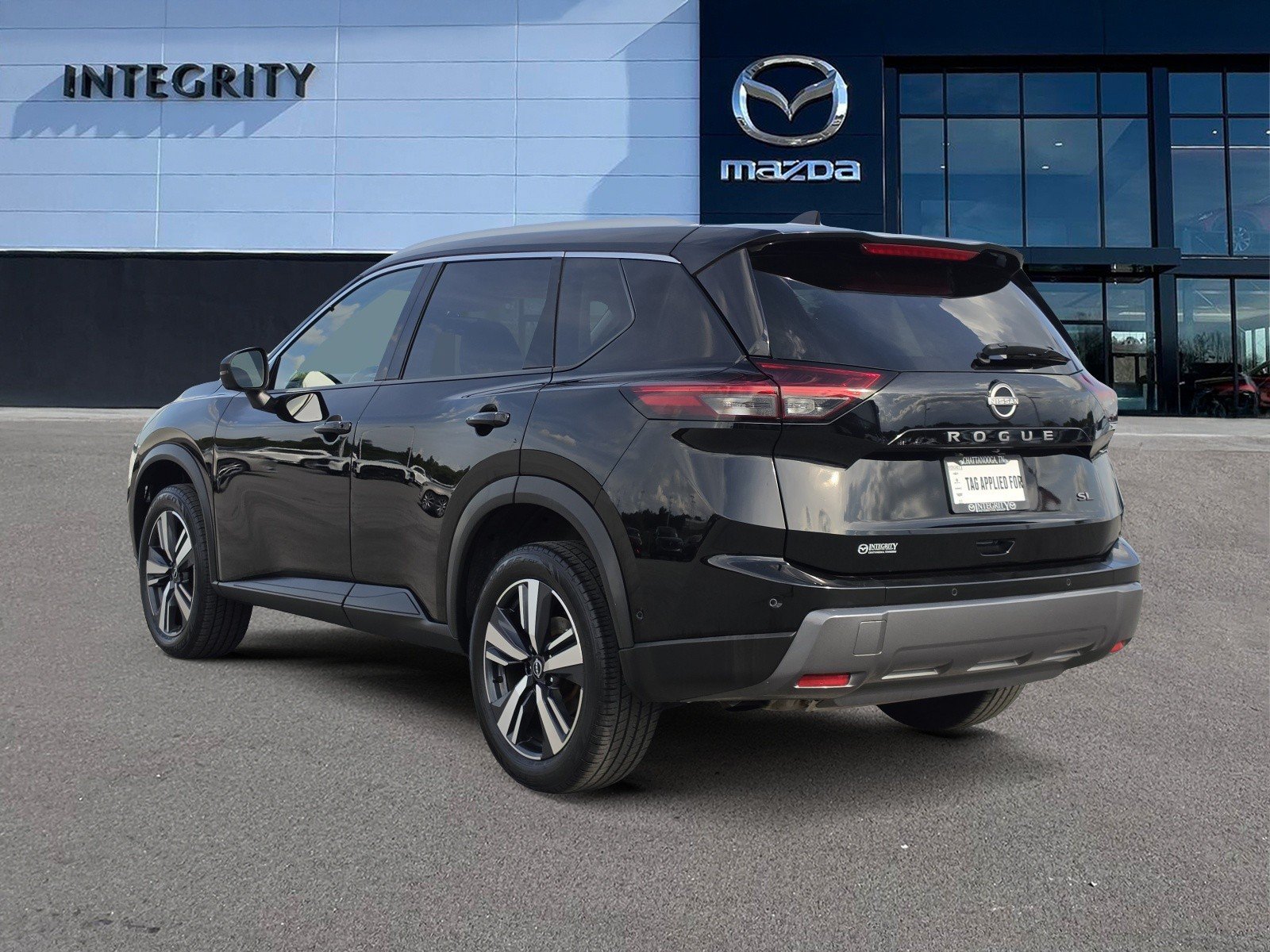 Used 2024 Nissan Rogue SL FWD image 4