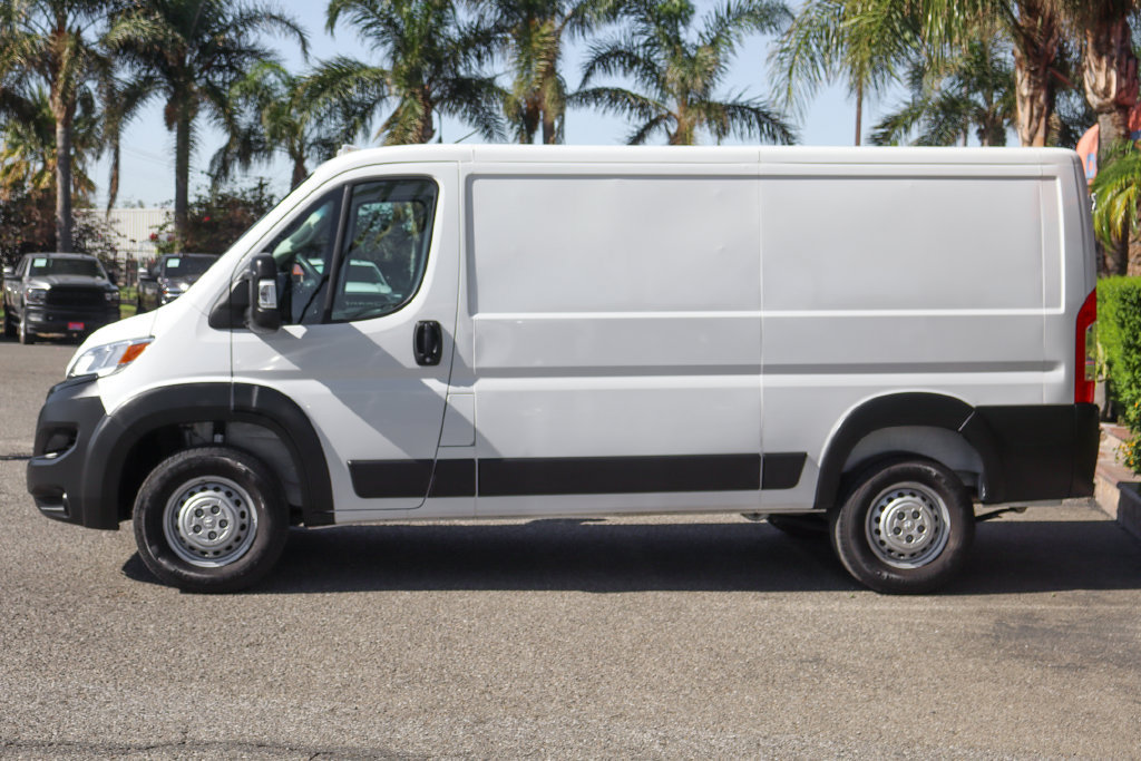 Used 2025 RAM ProMaster 2500 FWD image 5