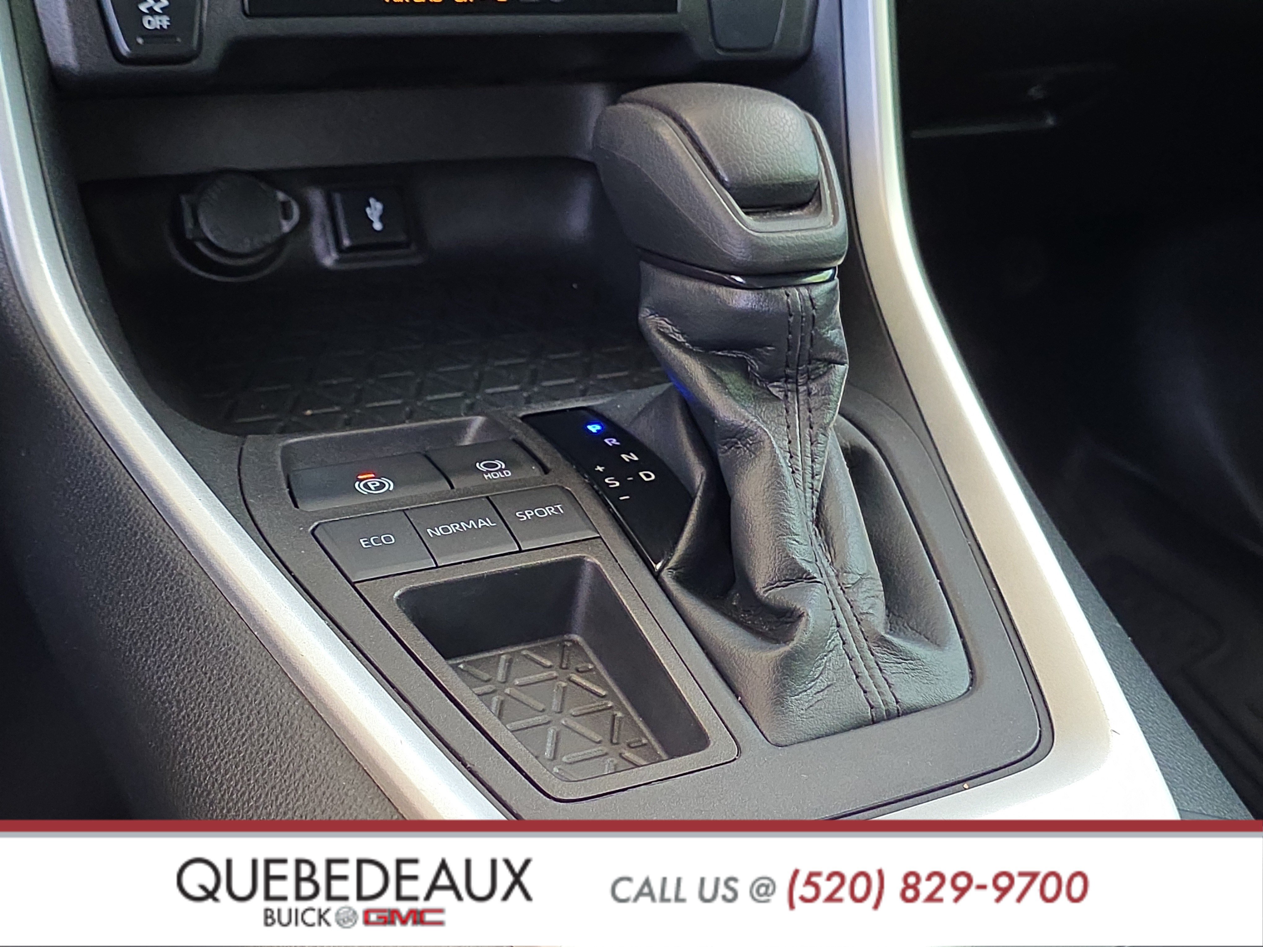 Used 2022 Toyota RAV4 LE FWD image 19