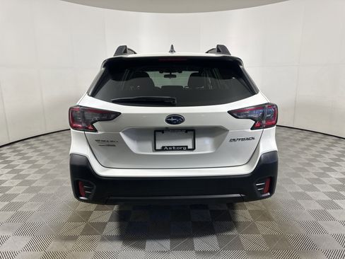 Used 2022 Subaru Outback Premium AWD/4WD image 6