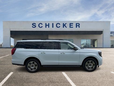 Used 2025 Ford Expedition Max Active RWD image 2
